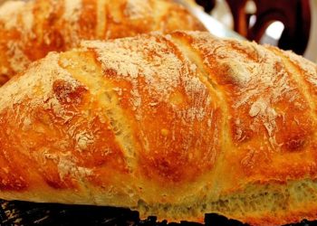 Si të përgatisni bukë të shijshme fshati vetë në shtëpi