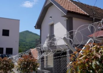 Rashiq e kryetari i Leposaviqit Hetemi arrijnë marrëveshje për mosrrënimin e shtëpive pa leje në Leshak