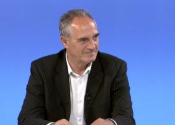 Hasani thotë se Kurti i dërgoi emisarë për t’ia kërkuar votën: E refuzova, nuk e vizitoi Gjykatën Speciale