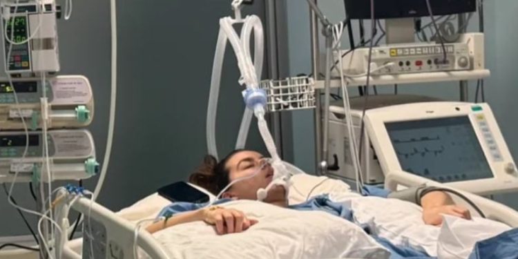 22-vjeçarja Arnisa Gashi ka nevojë për ndihmë, vuan nga një sëmundje që sulmon sistemin nervor