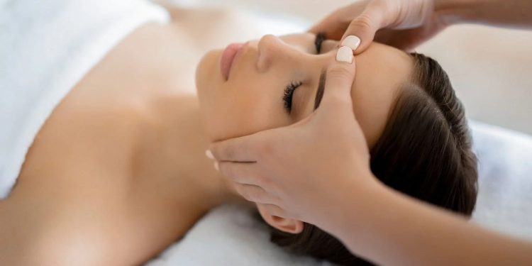 5 sekrete bukurie që dermatologët nuk i thonë shpesh