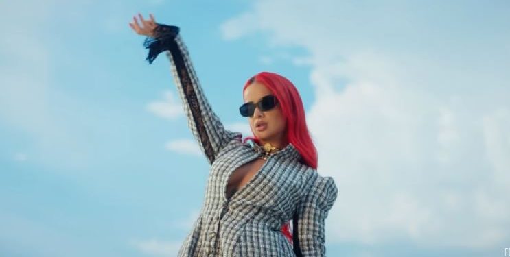 VIDEO / Ja kush është “fiksimi” i Rina Balaj