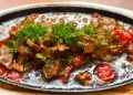 Mish me lëng në furrë – Receta e veçantë me shije speciale