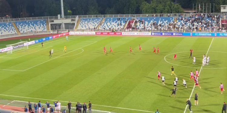 Prishtina e pafat, Larne kualifikohet tutje në Conference League