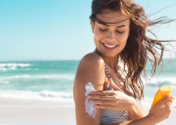 Si të zgjidhni kremin e duhur kundër diellit? Ja çfarë duhet të dini