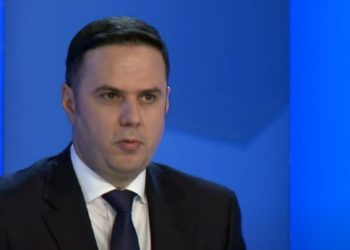 Abdixhiku: Viti i ri shkollor nis me të njëjtat probleme, qeveria Kurti s’bëri asnjë përmirësim