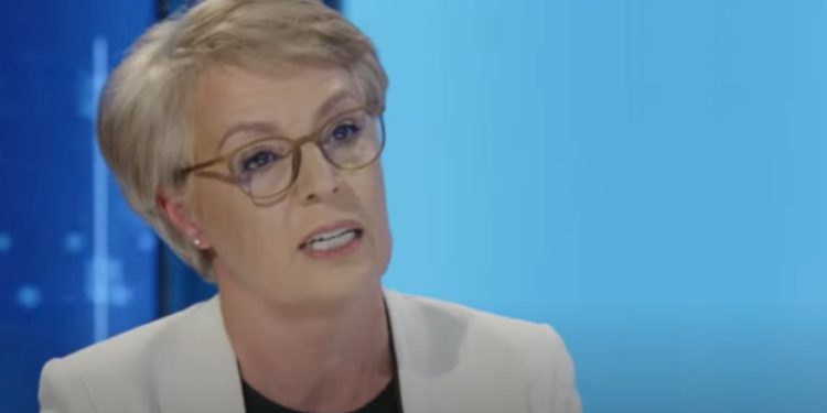 “Perveç Thaçit të gjithë ishin në varrim – Po të ishte baba im President e oficer do varrosej me nderime ushtarake”