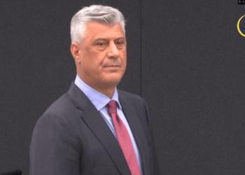 Prokuroria kërkon që Thaçit t’i ndalohen vizitat nga 14 persona, përfshirë 3 vëllezërit