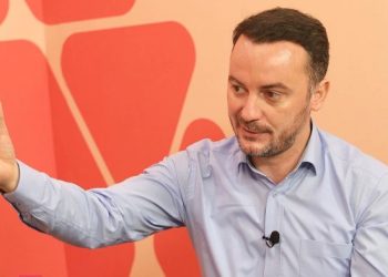 Molliqaj: Kryetar u zgjodh një palaço sepse Kuvendi po bëhet cirk