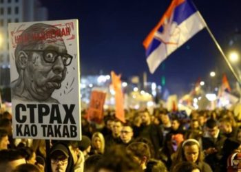 Revoltat në Serbi, lëvizja studentore: Vuçiç po e dërgon vendin në luftë civile
