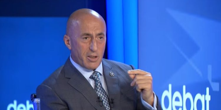 Haradinaj ia çel rrugën Kurtit për zhbllokim: Për 20 deputetë i ka votat e AAK-së