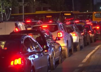 ​Fluksi i automjeteve në pikat kufitare Merdare dhe Dheu i Bardhë