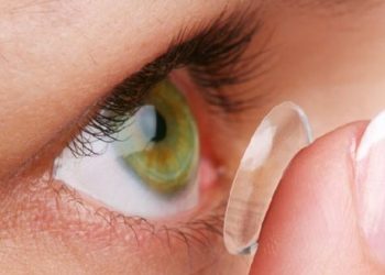 A mund t’ju dëmtojë shikimin mbajtja e lenteve?