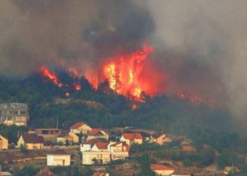 Zjarret në fshatin Kqiq, Bedri Hamza del në terren për ta përcjellë situatën