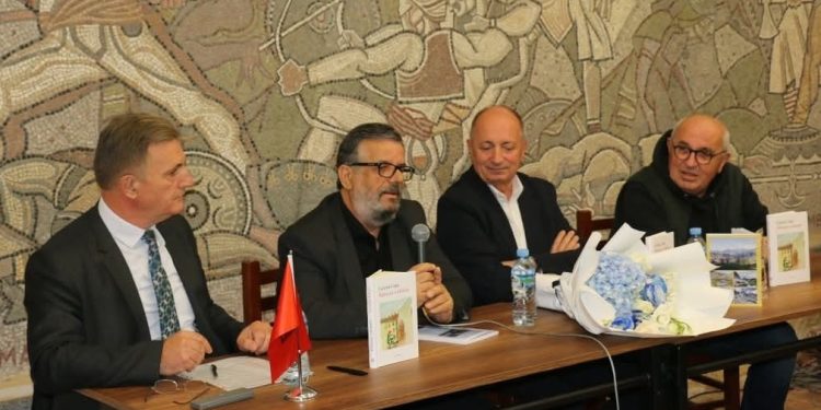 Poeti Lulzim Logu promovon librin e tij më të ri “Pikënisja e mekatit”