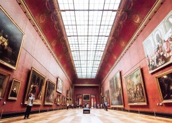 Në garë me kohën: Si Franca ‘po lufton’ për të shpëtuar xhevahirët e vjedhur nga Luvri