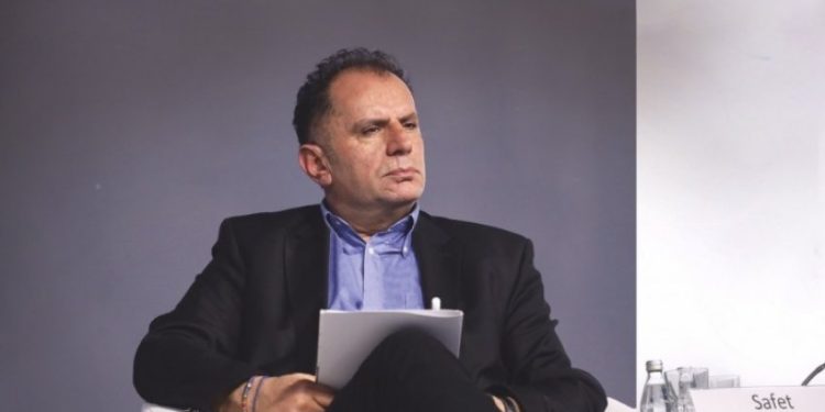 Gëxhaliu: Pjesa dërrmuese e qytetarëve të Kosovës kanë borxhe bankare