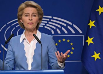 “Sulmet ruse synojnë të na lodhin, të na ndajnë, por Europa po përgjigjet me unitet”, thotë von der Leyen