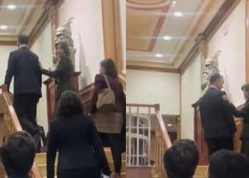 “A menojshe që Albini e Glauku, si ti me Saminë a?” – Haxhiu përplaset me Uran Ismailin në hollin e Kuvendit