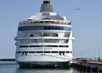 Turqia refuzon hyrjen e anijes me turistë rusë