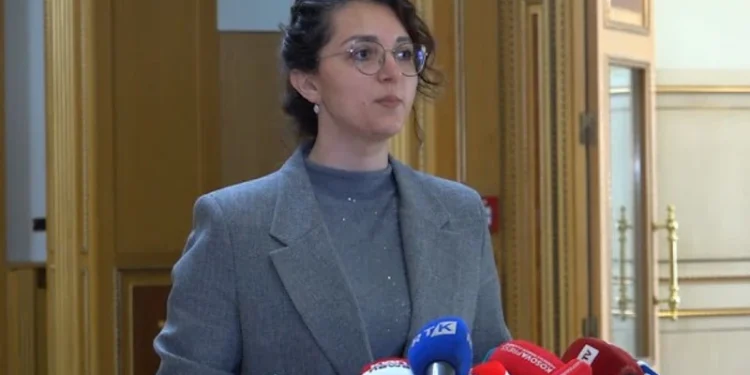 “Ka punuar në heshtje, ka kërkuar lirimin e tyre”, deputetja e VV-së flet për letrën e Kurtit drejtuar kryetares së Speciales