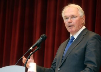 Rikthehen seancat në Hagë, sot nis dëshmia e Christopher Hill