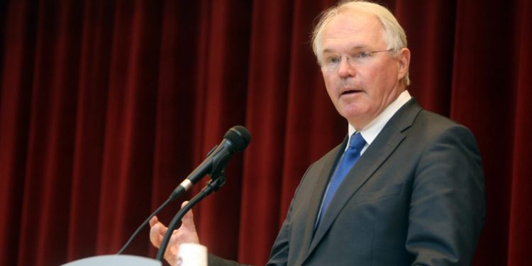 Rikthehen seancat në Hagë, sot nis dëshmia e Christopher Hill