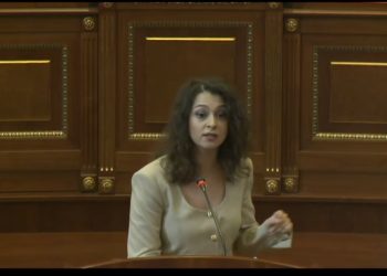 Kica-Xhelili i reagon Muratit: Ju definitivisht nuk e bëni dallimin e të bardhës me të zezë