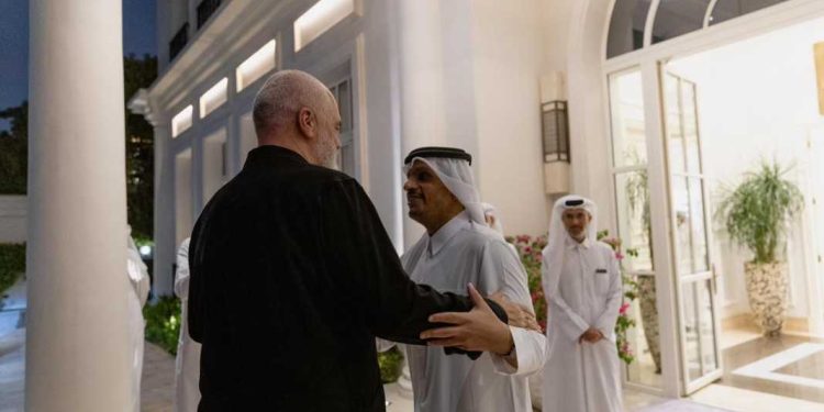 Rama pritet nga homologu i tij në Katar