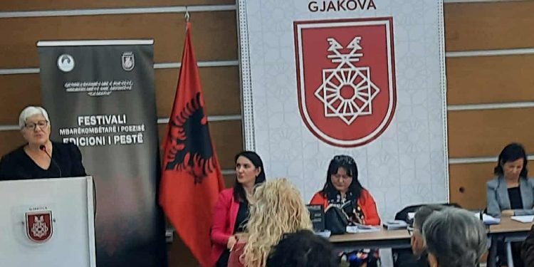 U mbajt edicioni i pestë i Festivalit Mbarëkombëtar të Poezisë “Gjakova 2025”