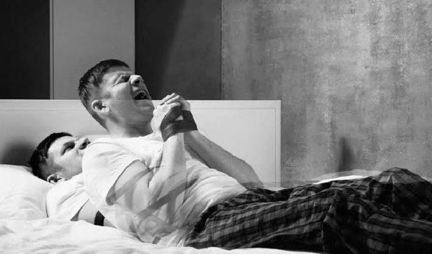 Çfarë është paraliza e gjumit? Fakte rreth këtij fenomeni të çuditshëm