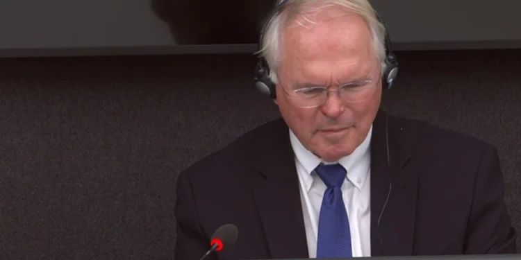 “Nuk i marr unë vendimet për UÇK-në”, Hill flet për takimin me Rexhep Selimin