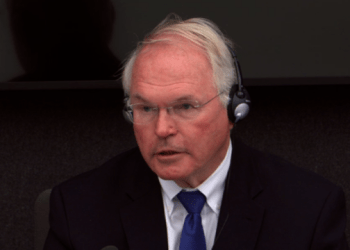 Hill: Thaçi donte pavarësi në Rambuje, tha se do ta vrisnin nëse do ta pranonte propozimin që s’e përfshinte këtë