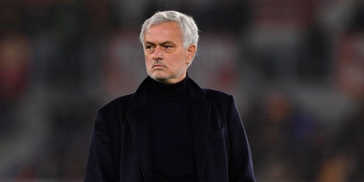Jose Mourinho: Nëse nuk redukton gabimet, më mirë të hiqet VAR-i