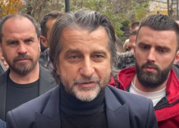 Rama del te protestuesit: Ministër qiti paret menjëherë, leni inatet hajde bëhemi bashkë për popullin