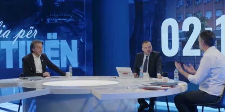 “A keni kushtetutë të Vetëvendosjes a? – Mos vazhdo me të pavërteta” Përplasja Rama – Çeku për buxhetin