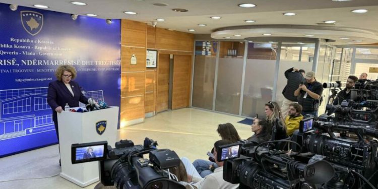 Nuk ka në mendje dorëheqjen, Hajdari: Aktakuza ka shumë të pavërteta, jam krenare dhe e lumtur për punën që kam bërë