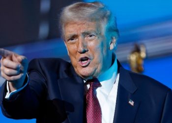 Trump: Jam dakord për të sanksionuar të gjitha vendet që tregtojnë me Rusinë