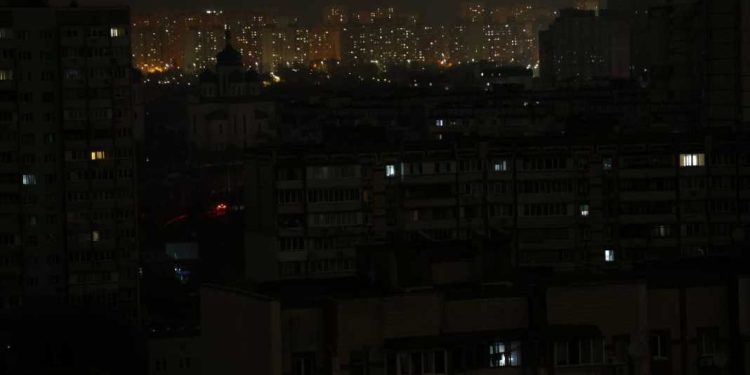 Kievi ndërton mini-centrale të fortifikuara për të siguruar energjinë elektrike