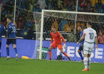 Kapiteni i Zvicrës, Granit Xhaka vërshëllehet gjatë çdo prekje të topit në “Fadil Vokrri”