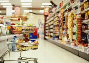 Çmimet në Kosovë shkojnë në qiell: Vezët, mishi dhe produktet bazë dyfishohen brenda një viti