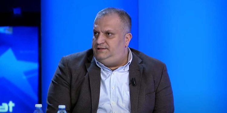 Ahmeti kërkon dialog mes Qeverisë dhe Komunës së Prishtinës: Takohemi edhe me Serbinë, mos me u taku mes vete është krim i madh