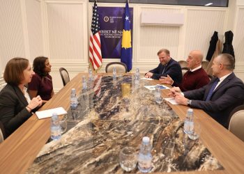 Haradinaj pret në takim Anu Prattipati, diskutohet për formimin e institucioneve