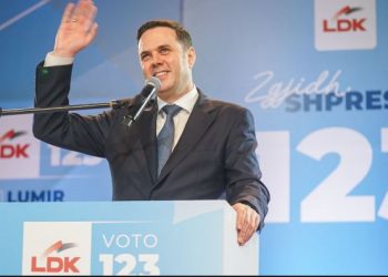 Abdixhiku: Populizëm në publik, korrupsion në WhatsApp