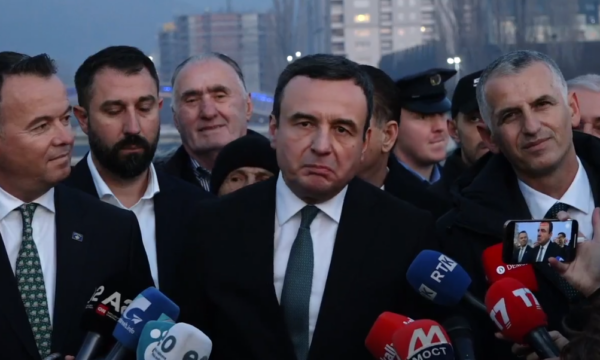 Kurti polemizon me gazetaren serbe: S’ka kryeministër të Republikës së Kosovës që ka folur serbisht më shumë se unë