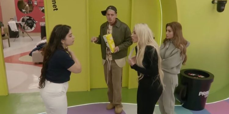 VIDEO / Alba akuzon Benitën se e ka shtyrë, eskalon situata