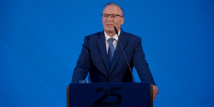 Hamza uron Ditën e Veteranit: Kosova është e lirë, sepse ju nuk u dorëzuat