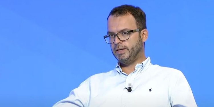 Parashikimi i Blerim Velës: Dalja afër 900 mijë votues deri në mbyllje të vendvotimeve