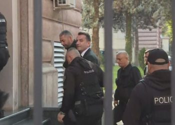 Veliaj nga burgu i dërgon letër Këshillit Bashkiak