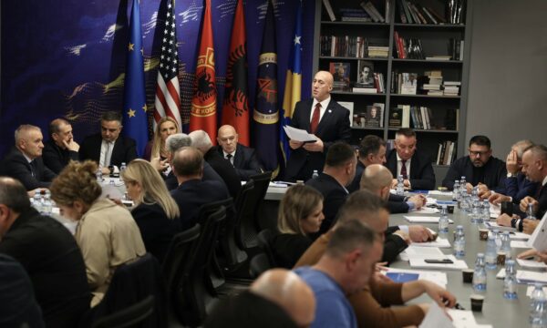 Këshilli i Përgjithshëm i AAK-së nominon Ramush Haradinajn për kryeministër, sllogani për zgjedhje “Krah teje”